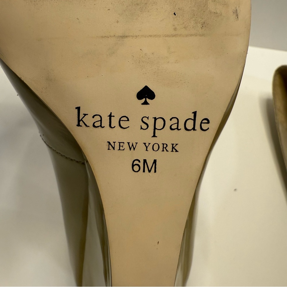 Kate Spade Nude Patent Bow Peep Toe Wedges Size 6 - Picture 2 of 10